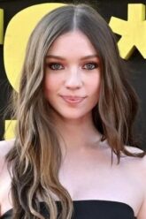 Alexa Swinton