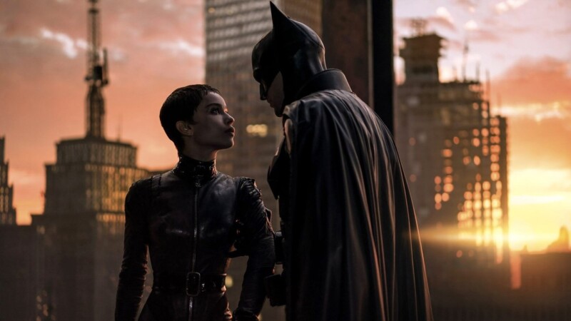 Robert Pattinson y Zoë Kravitz en The Batman (2022)