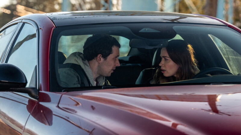 Emily Blunt y Josh O'Connor en El día de la revelación (2026)