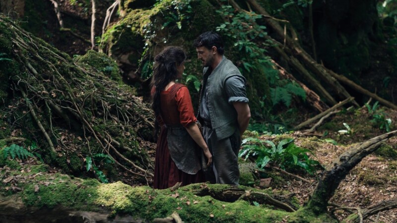 Jessie Buckley y Paul Mescal en Hamnet (2025)