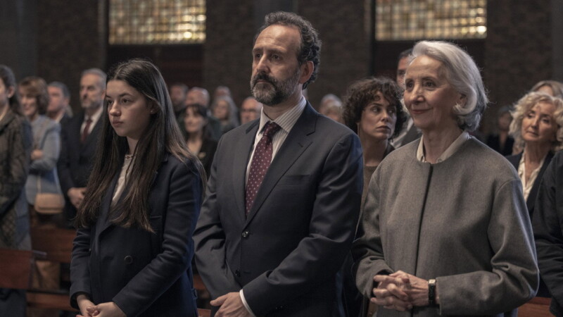 Mabel Rivera, Miguel Garcés, Blanca Soroa, y Patricia López Arnaiz en Los domingos (2025)