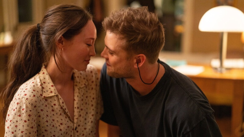 Havana Rose Liu y Leo Woodall en Un talento único (2025)