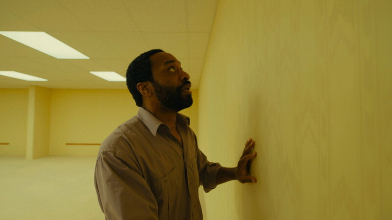 Chiwetel Ejiofor en Backrooms (2026)