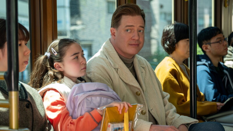 Brendan Fraser y Shannon Mahina Gorman en Rental Family (Familia de alquiler) (2025)