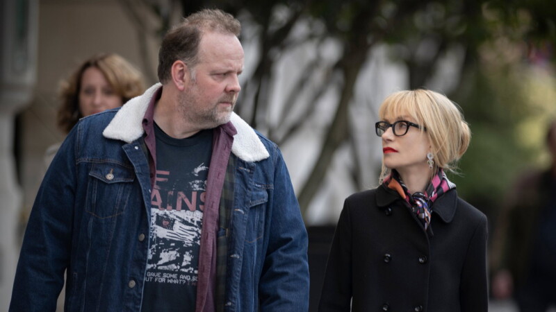 Isabelle Huppert y Grégory Gadebois en Un blanco fácil (2022)