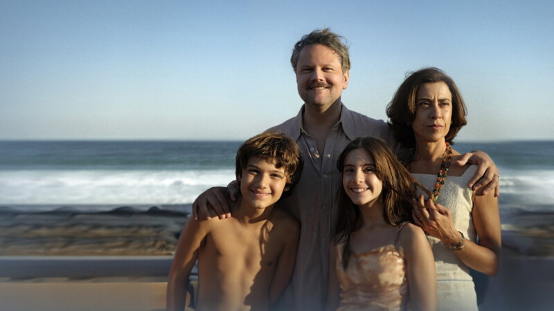 Selton Mello, Fernanda Torres, Cora Mora, y Guilherme Silveira en Aún estoy aquí (2024)