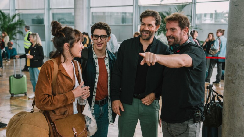 Oscar Lasarte, Joaquín Mazón, Susana Abaitua, y Juan Dávila en El último mono (2026)