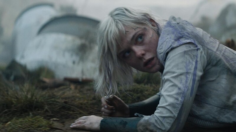 Elle Fanning en Predator: Badlands (2025)