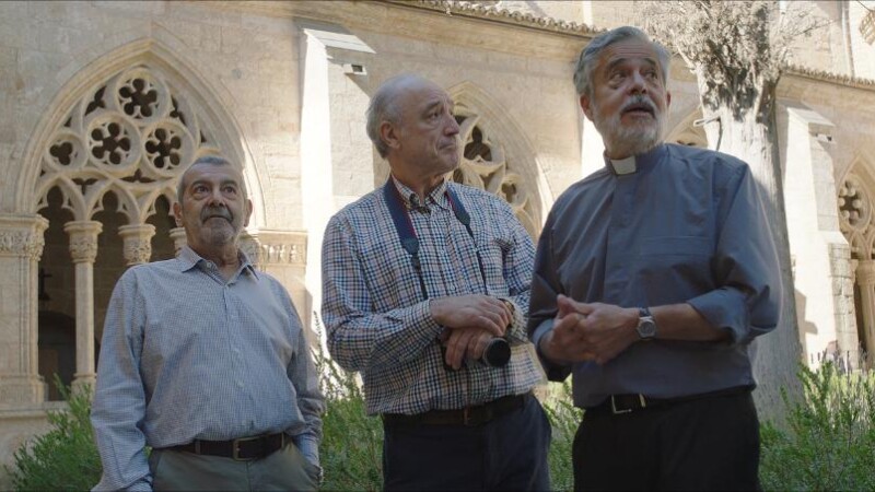 Carlos Iglesias, Manuel Morón, y Roberto Álvarez en La bala (2025)