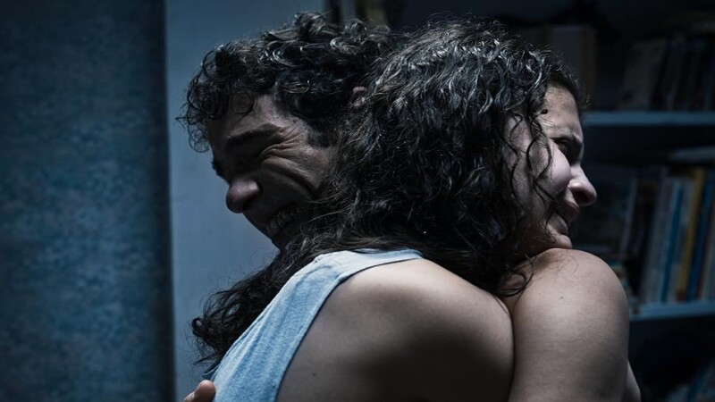 Mélissa Boros y Tahar Rahim en Alpha (2025)