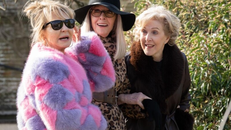 Diane Keaton, Patricia Hodge, y Lulu en Siempre jóvenes (2024)