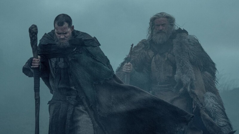 Hugh Jackman y Bill Skarsgård en La muerte de Robin Hood (2026)