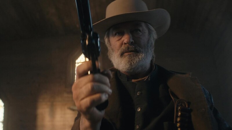 Alec Baldwin en Dos forajidos (2024)