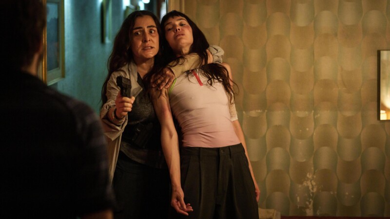 Candela Peña y Ana Rujas en La desconocida (2026)